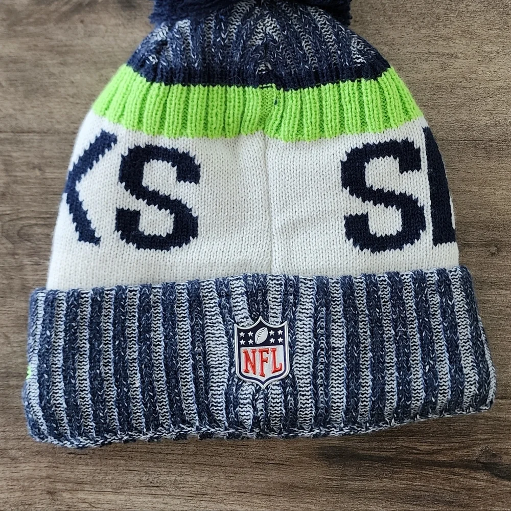 New Era NFL Seattle Seahawks Youth Sport Knit Pom Beanie NEW